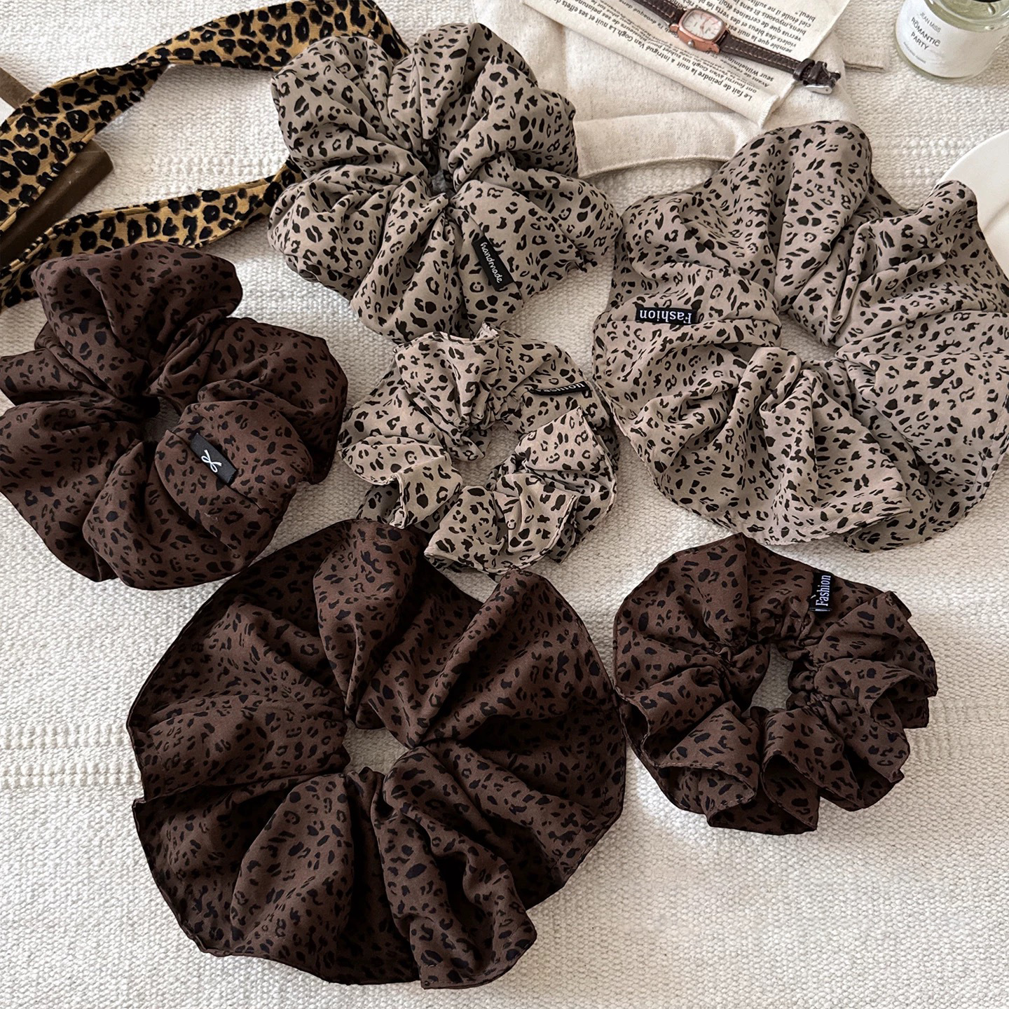 Korean Vintage Leopard Scrunchie, Elastic Silk Scrunchies, Cute Soft Ponytail Holder Bands for Girls
